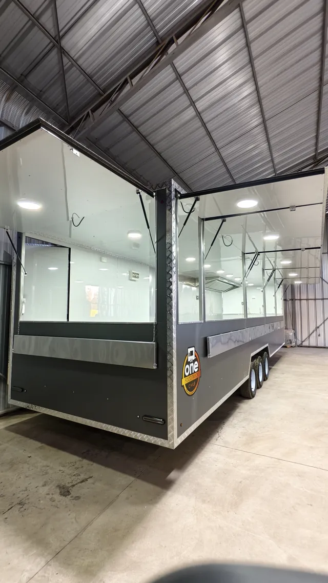 FOOD TRUCK 10 × 2.50 metros · fotografía 2