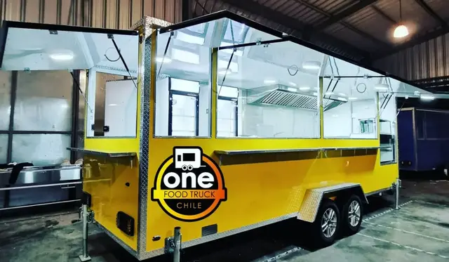 FOOD TRUCK 6.70 × 2 metros