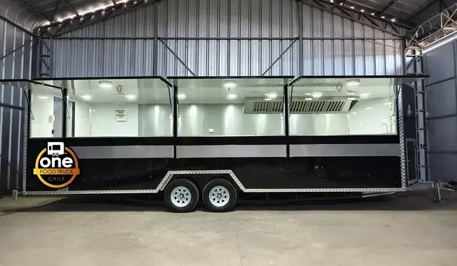 FOOD TRUCK 8.10 × 2.50 metros