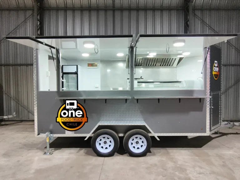 FOOD TRUCK 4.70 × 2 metros